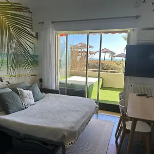 Studio Front De Mer A 10Metres De La Plage Apartment